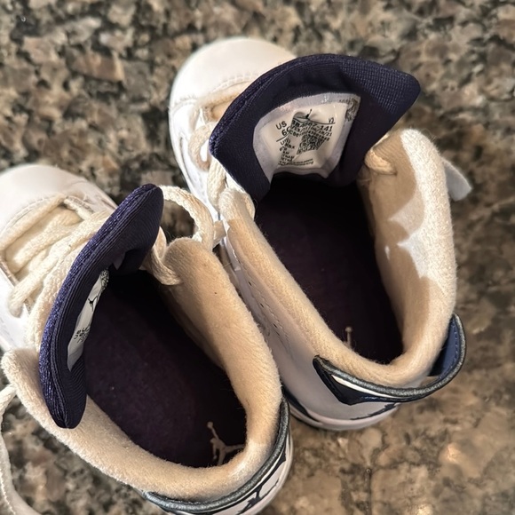 Jordan baby 6 EUC White and Blue Sneakers with Iconic Jumpman Logo - Picture 14 of 14
